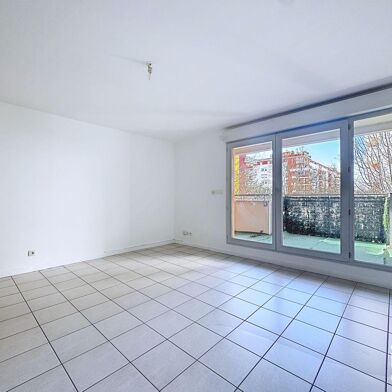Appartement 3 pièces 910 €