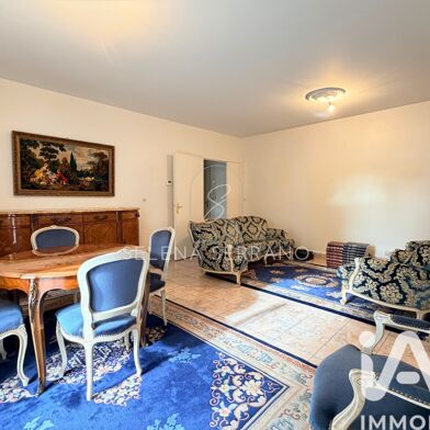 Appartement 4 pièces 240000 €