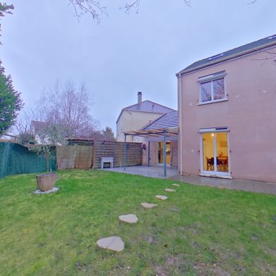 Maison 7 pièces 319900 €