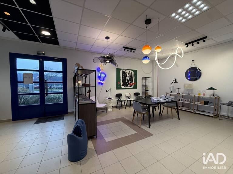 Location Local d'activités 200 m&sup2; — photo 1