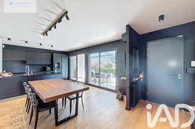 Maison 6 pièces 377400 €