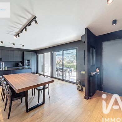 Maison 6 pièces 377400 €