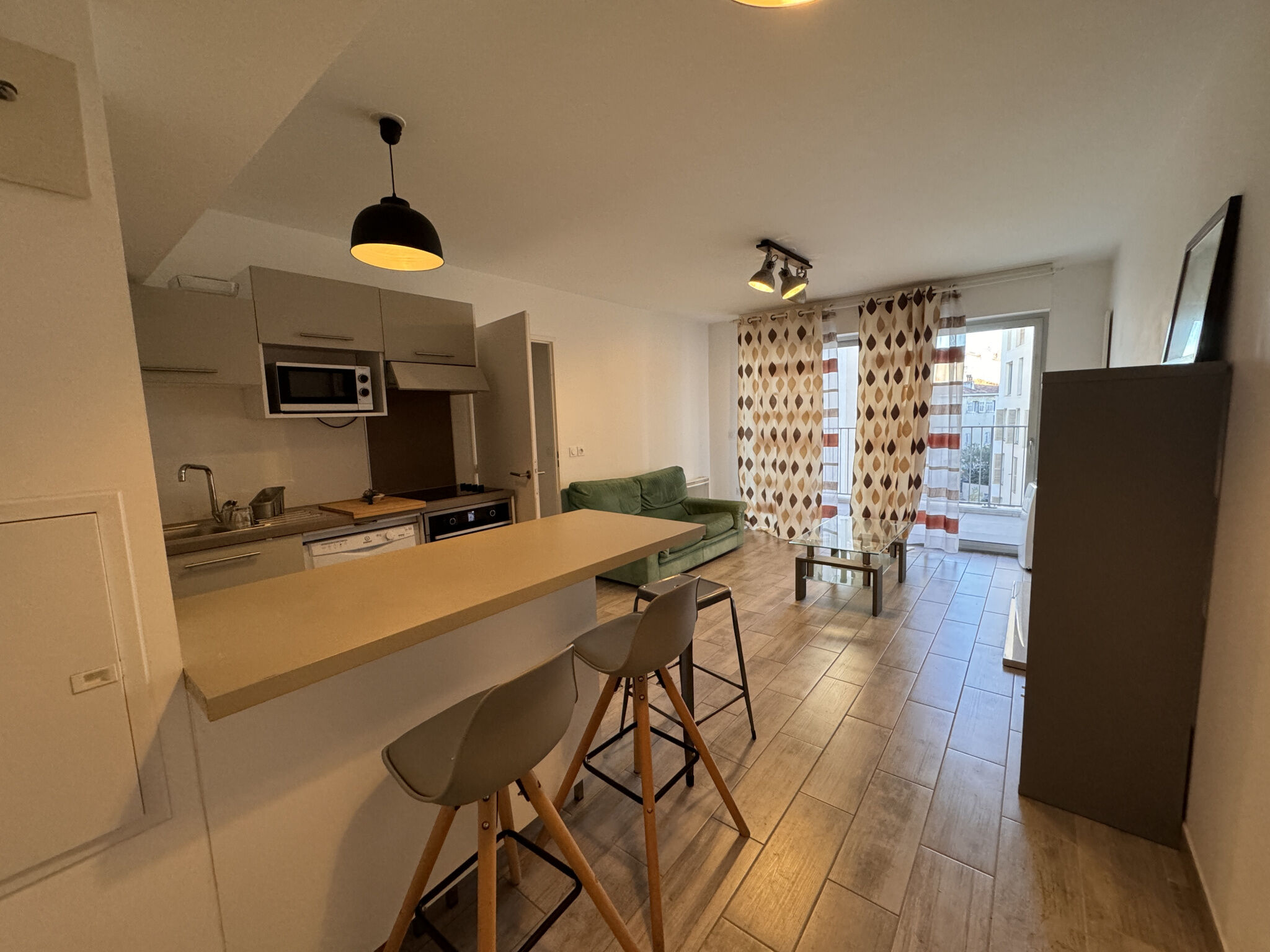 Appartement  T3 à louer Marseille 6eme 13006