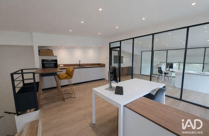 Vente Bureaux 120 m&sup2; — photo 2