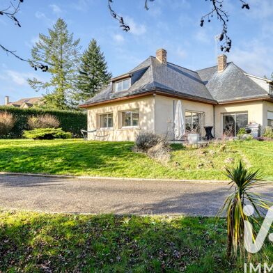 Maison 9 pièces 3800 €