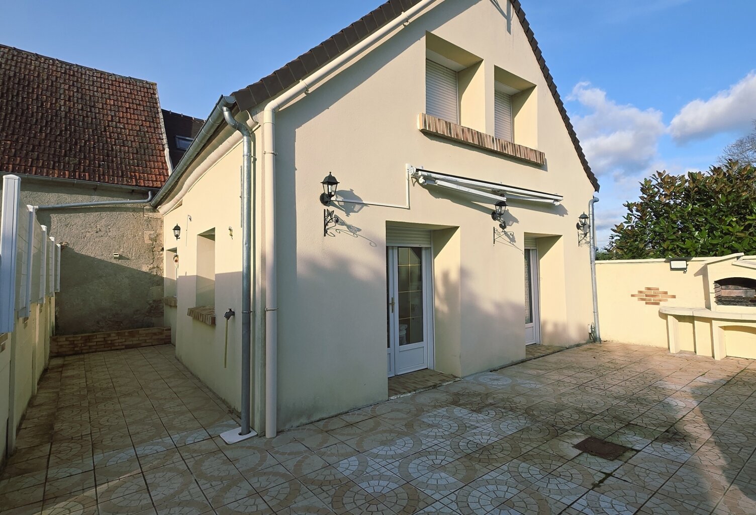Vente Maison/villa 8 pièces — photo 1