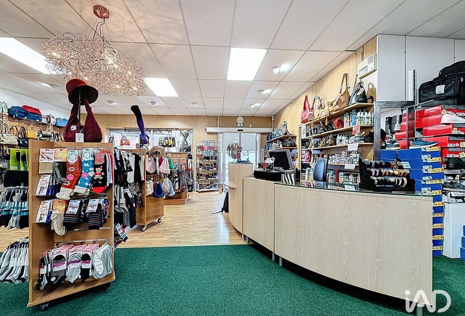 Vente Boutique/Local commercial 300 m&sup2; — photo 1