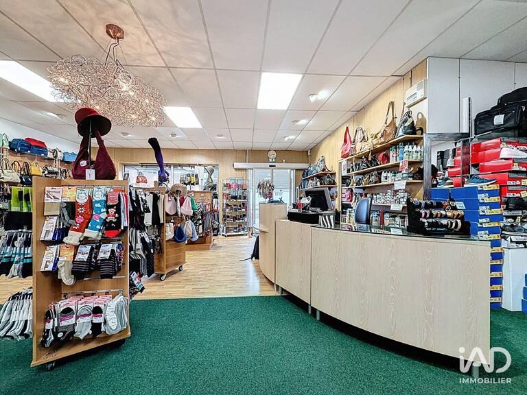Vente Boutique/Local commercial 300 m&sup2; — photo 1