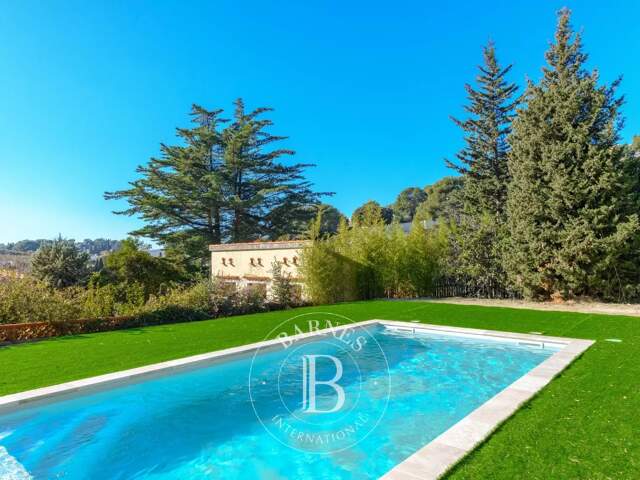 VENTE - CASSIS - PROCHE CENTRE - VILLA RENOVÉE  -  4 CHAMBRES - — photo du bien