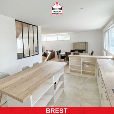 Appartement 8 pièces 372990 €