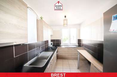 Appartement 6 pièces 180490 €