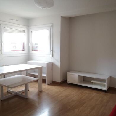 Appartement 2 pièces 733 €