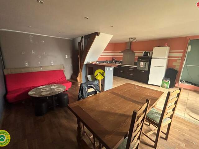 Maison mitoyenne d'un côté — photo du bien