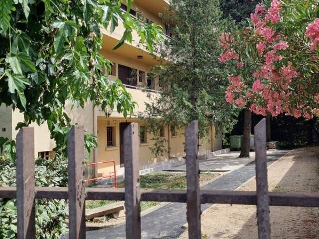 Bel immeuble de rapport quartier résidentiel — photo du bien