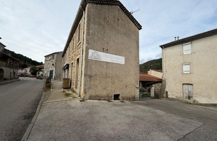 🏪✨ OPPORTUNITÉ RARE – IMMEUBLE COMMERCIAL + HABITATION – FORT POTENTIEL ✨🏪 — photo 2