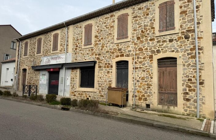 🏪✨ OPPORTUNITÉ RARE – IMMEUBLE COMMERCIAL + HABITATION – FORT POTENTIEL ✨🏪 — photo 3