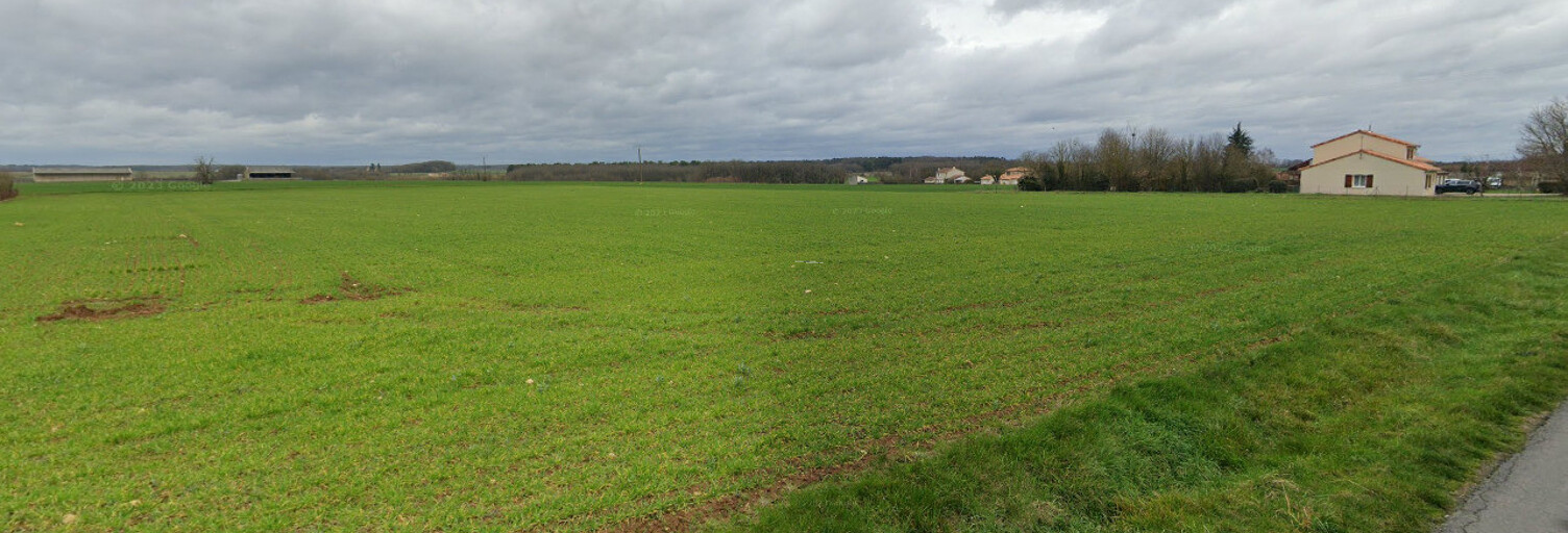 Terrain   m² à vendre à Liniers (86800)