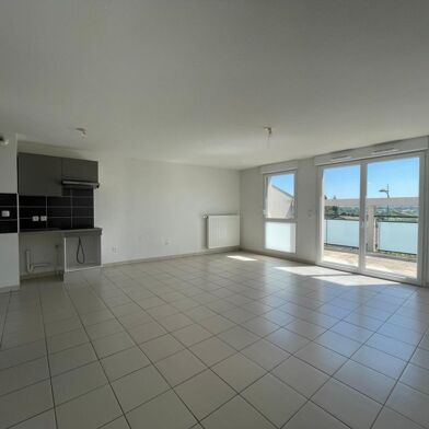 Appartement 4 pièces 951 €