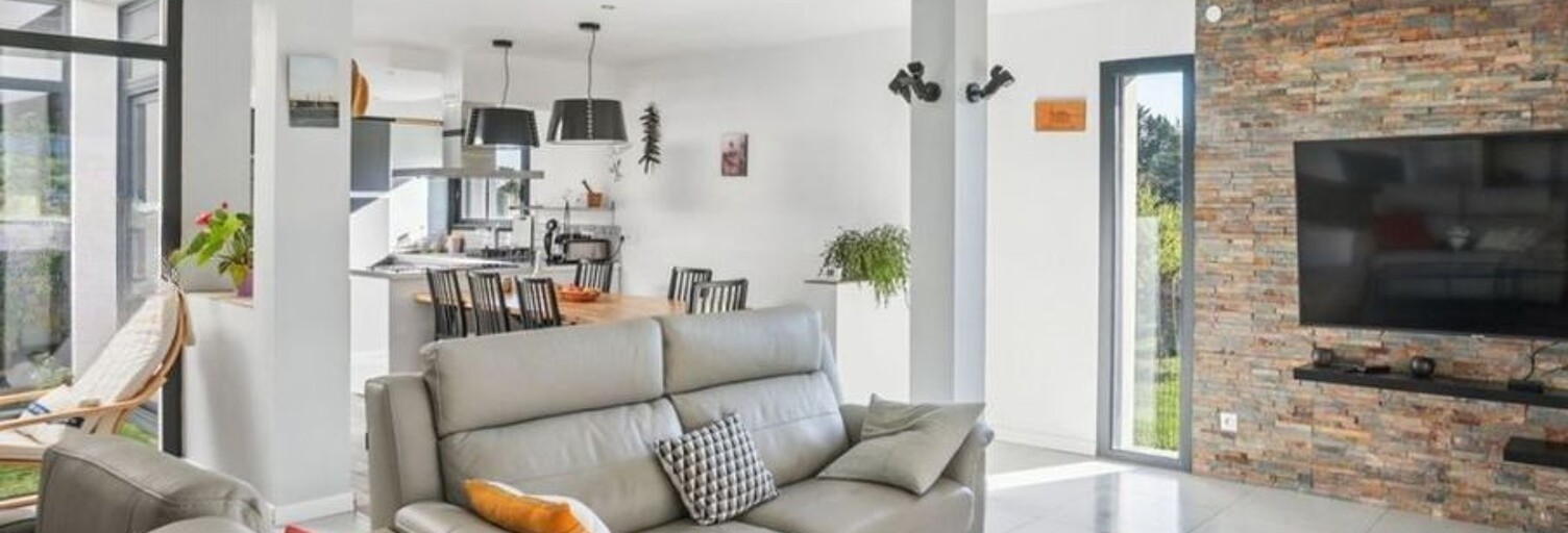 Maison 6 Pièces 289 m² à louer à Bassens (33530)