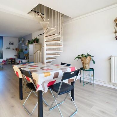 Appartement 4 pièces 1210 €