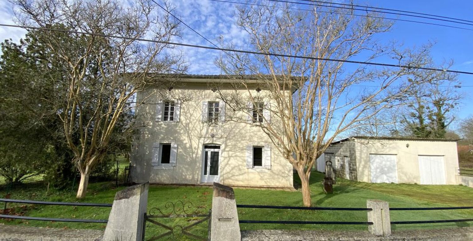 Maison À Vendre avec garage — photo 1