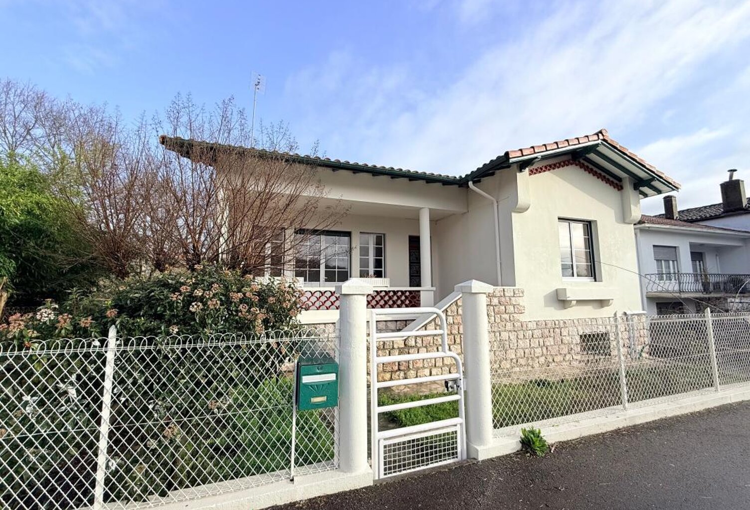 Bien à vendre — photo 1