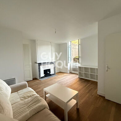 Appartement 3 pièces 745 €