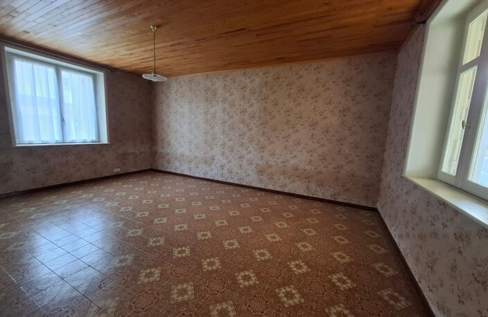 Maison de 128m² , dépendances de 120m² et terrain de 800m² — photo 2