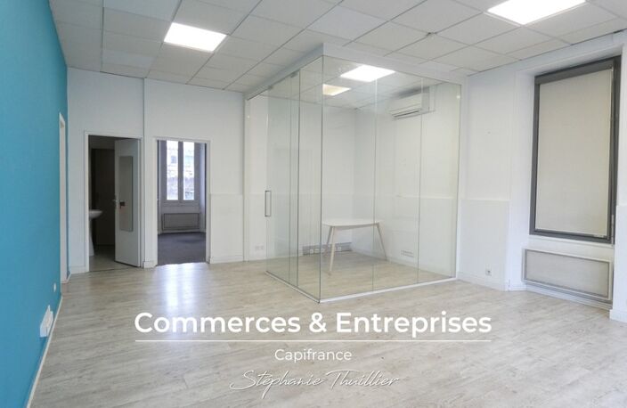 Local commercial / bureau 94 m² à louer à Allauch (13) — photo 2