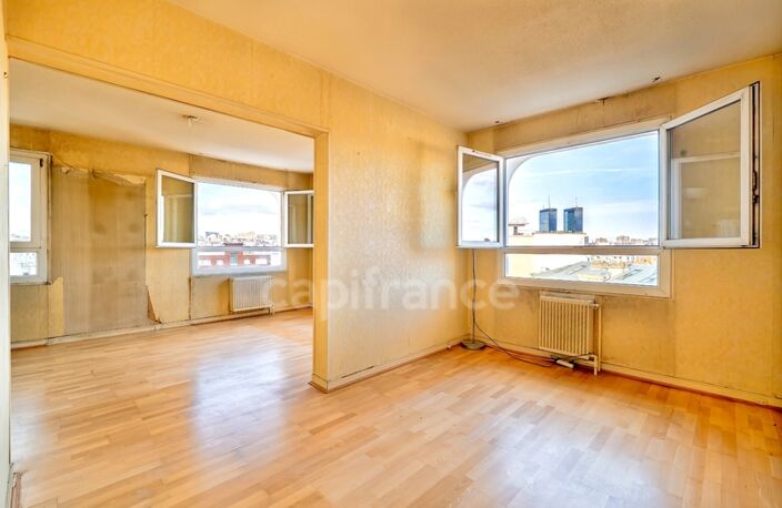 Appartement à vendre 4 pièces PARIS 20EME ARRONDISSEMENT (75) - à rénover — photo 2