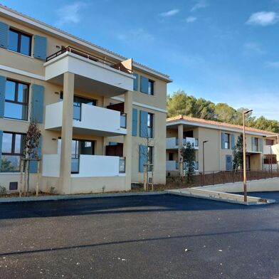 Appartement 2 pièces 914 €