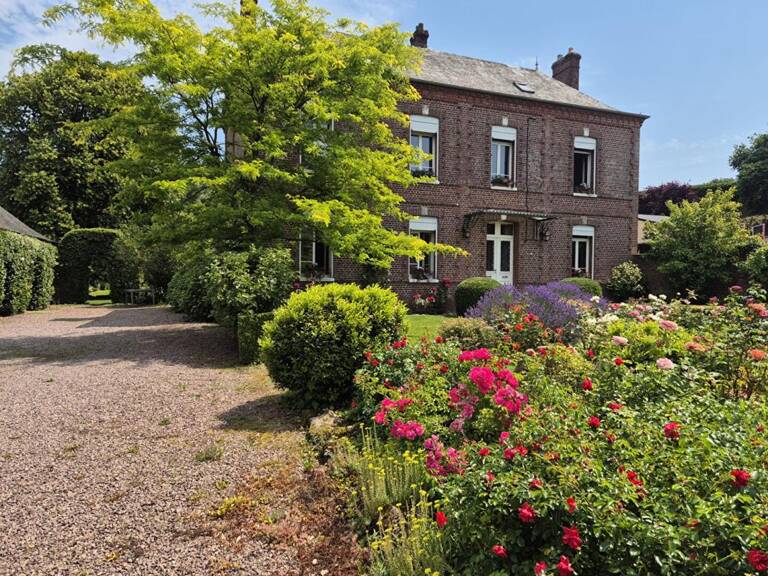 Maison familiale de caractère avec dépendance et vaste terrain arboré : un cadre de vie rare — photo 1