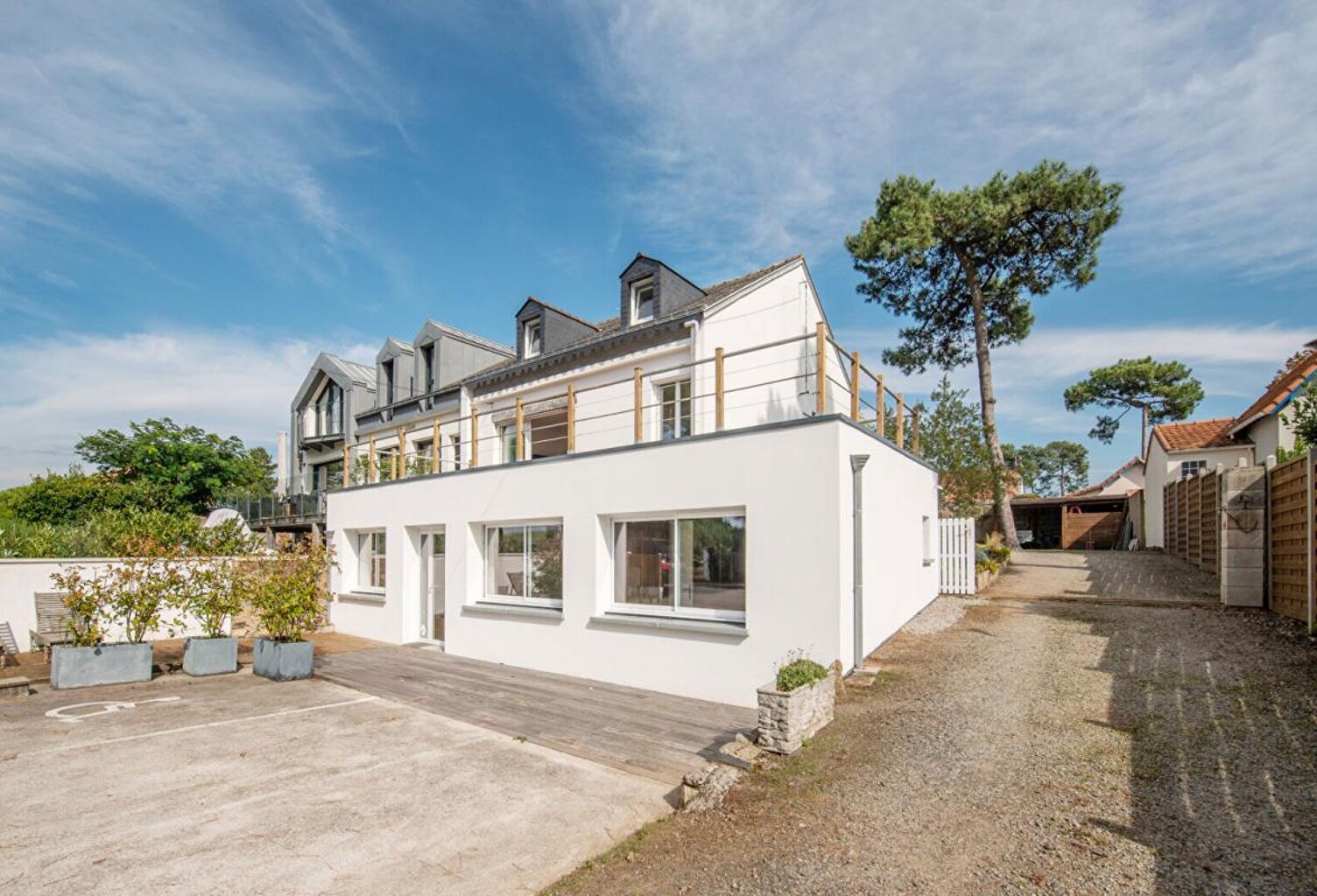 Maison vue mer avec jardin — photo 1