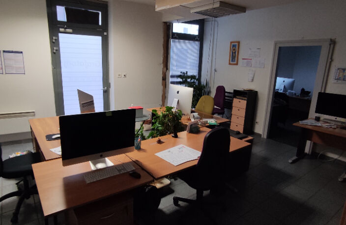 LOCAL COMMERCIAL — photo 4