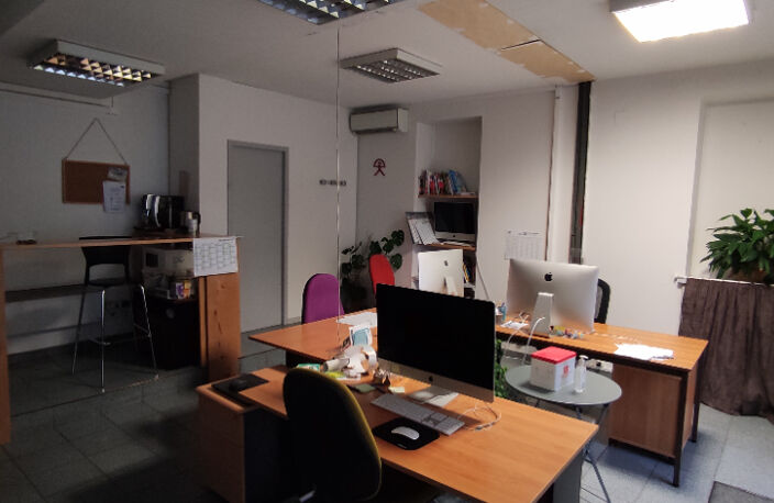 LOCAL COMMERCIAL — photo 5