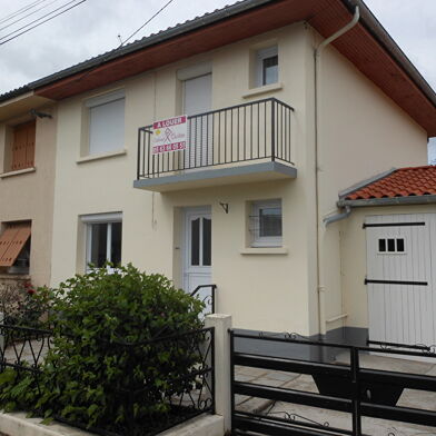 Maison 4 pièces 915 €