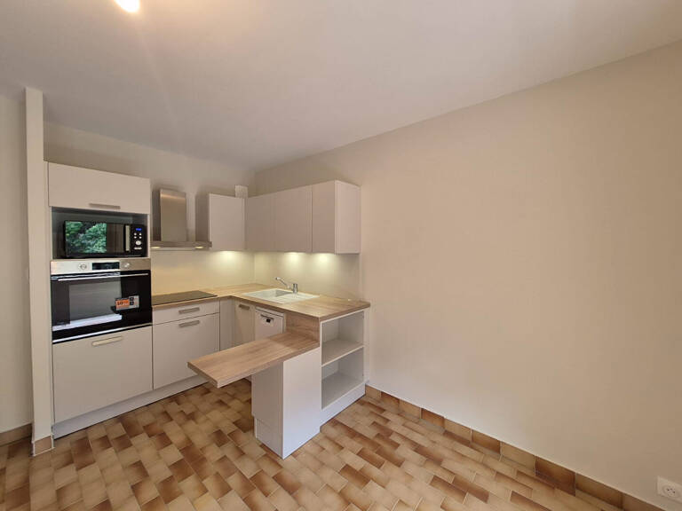 A VENDRE UN APPARTEMENT DE TYPE 2 DANS LE CENTRE DE CARRY-LE-ROUET AVEC UNE PLACE DE PARKING — photo 1
