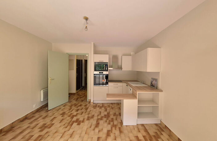 A VENDRE UN APPARTEMENT DE TYPE 2 DANS LE CENTRE DE CARRY-LE-ROUET AVEC UNE PLACE DE PARKING — photo 2