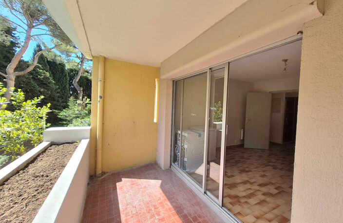 A VENDRE UN APPARTEMENT DE TYPE 2 DANS LE CENTRE DE CARRY-LE-ROUET AVEC UNE PLACE DE PARKING — photo 5
