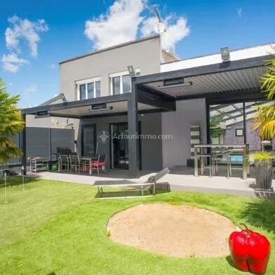 Appartement 10 pièces 858600 €