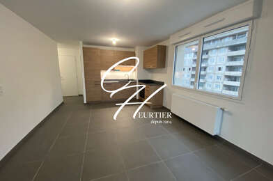 Appartement 2 pièces 824 €