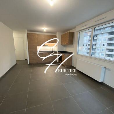 Appartement 2 pièces 824 €