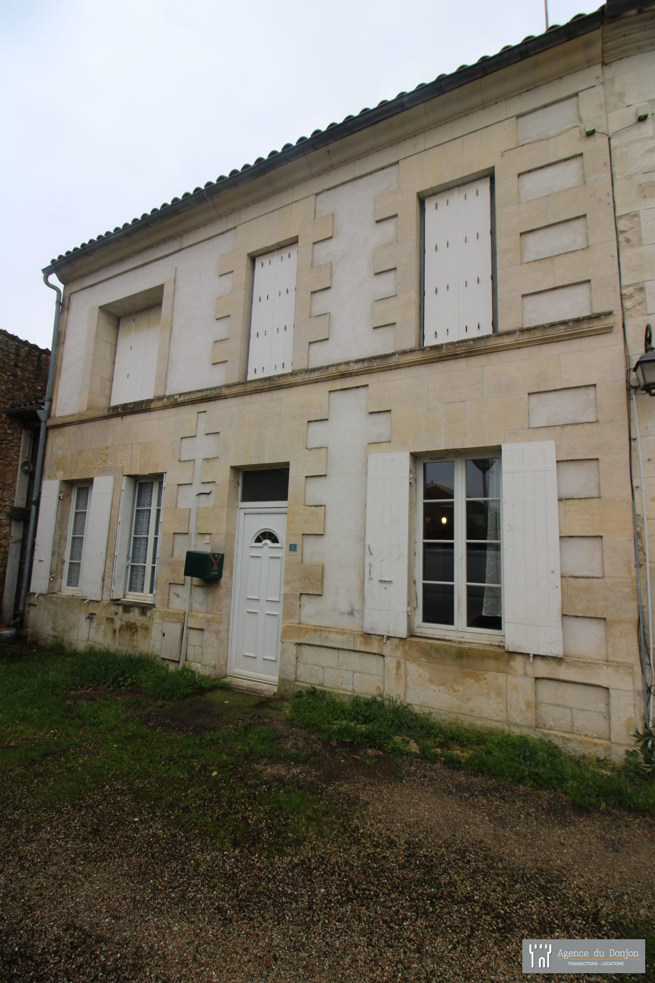 Villa / Maison  T5 à vendre Saint-Genis-de-Saintonge 17240