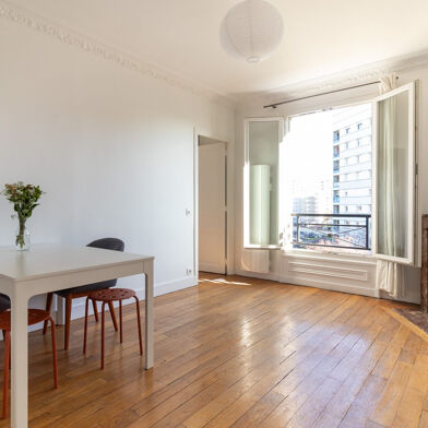 Appartement 2 pièces 1075 €