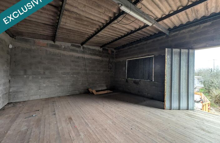 HANGAR / GARAGE  / LOCAL DE STOCKAGE / ENTREPOT — photo 2