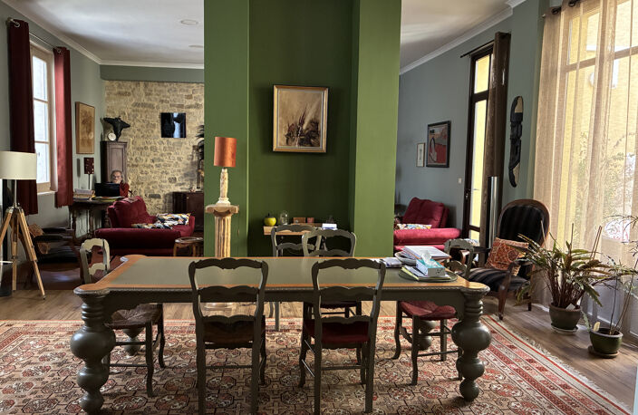 Nimes , P4 de 137 m2 avec patio lumineux en coeur de ville — photo 3