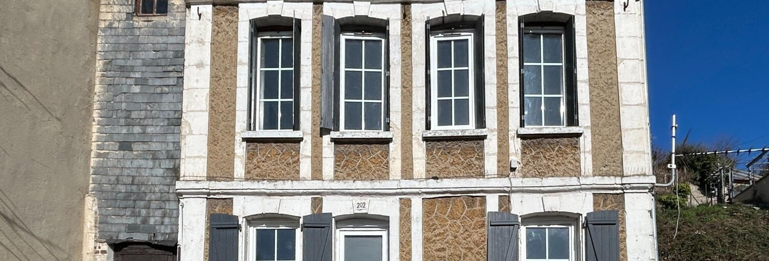 Immeuble  130 m² à vendre à Saint-Aubin-lès-Elbeuf (76410)