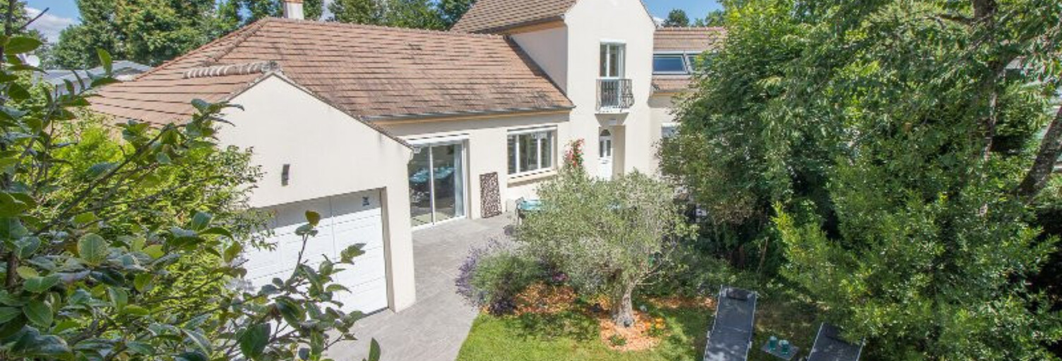 Maison 8 Pièces 190 m² à vendre à Le Mesnil-Saint-Denis (78320)