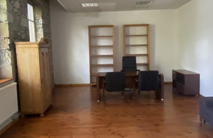 LOCAL COMMERCIAL — photo 2