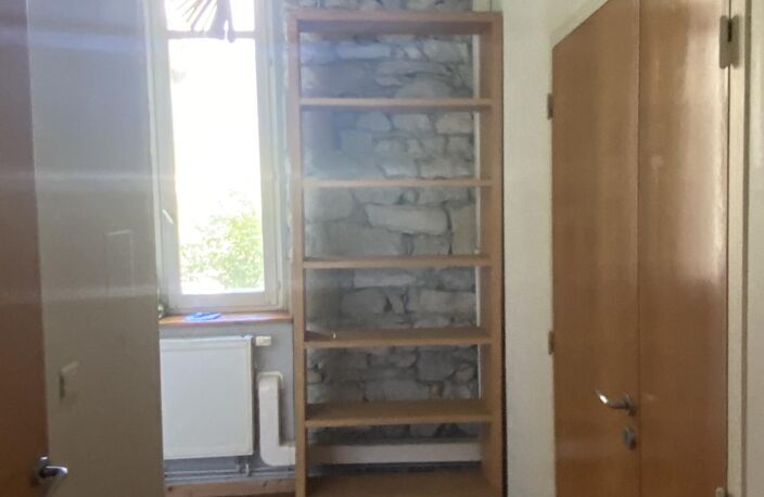 LOCAL COMMERCIAL — photo 3